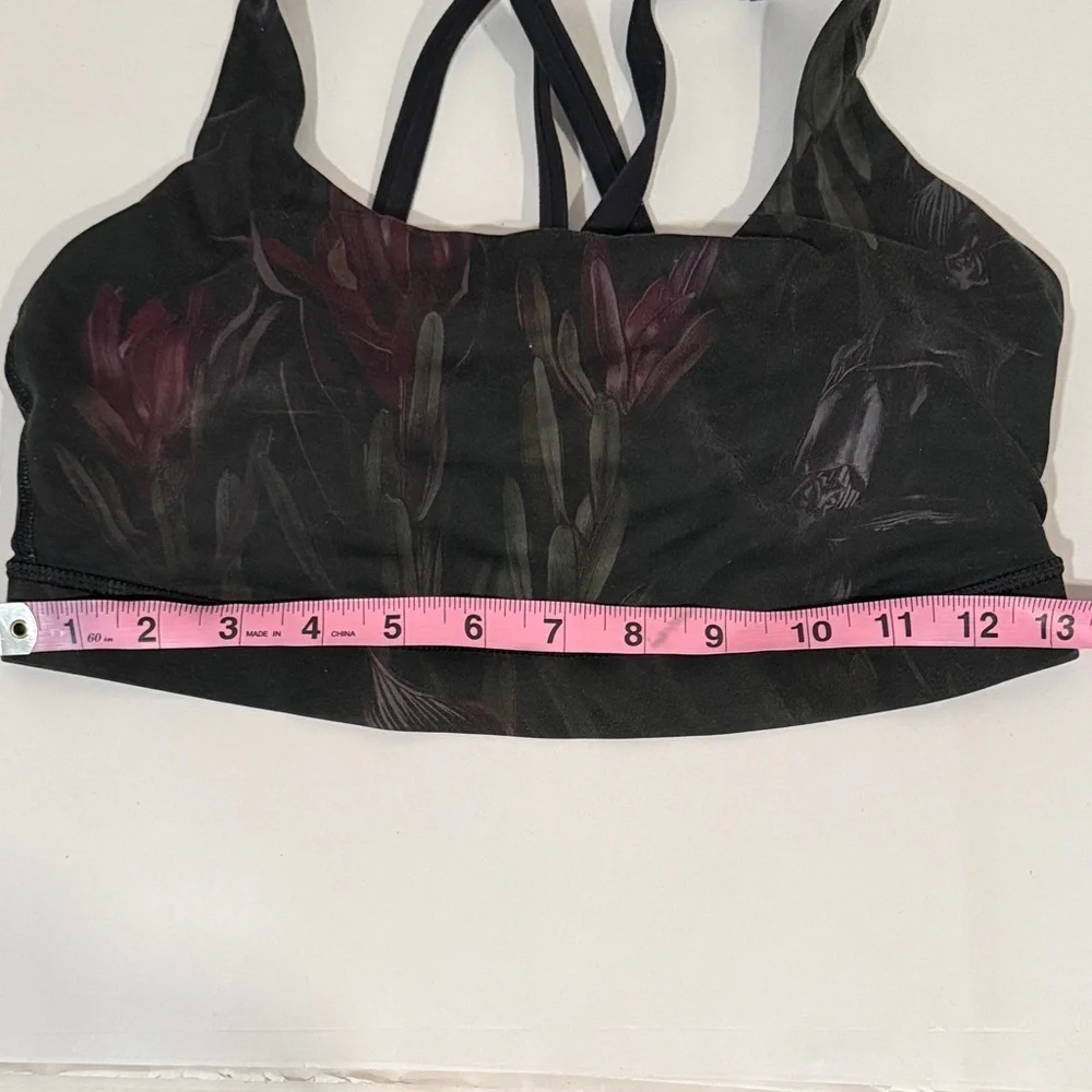 Lululemon Black Energy Floral Midnight Iris Sports Bra size Small